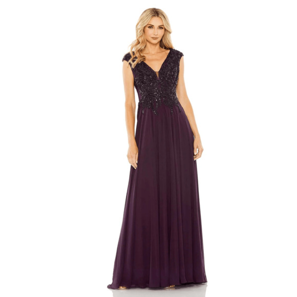 Mac Duggal NWT Appliqued Cap Sleeve Flowy Gown in Aubergine Size 12